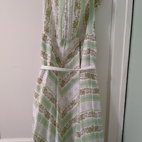 Strapless dress. - Picture 5 of 8